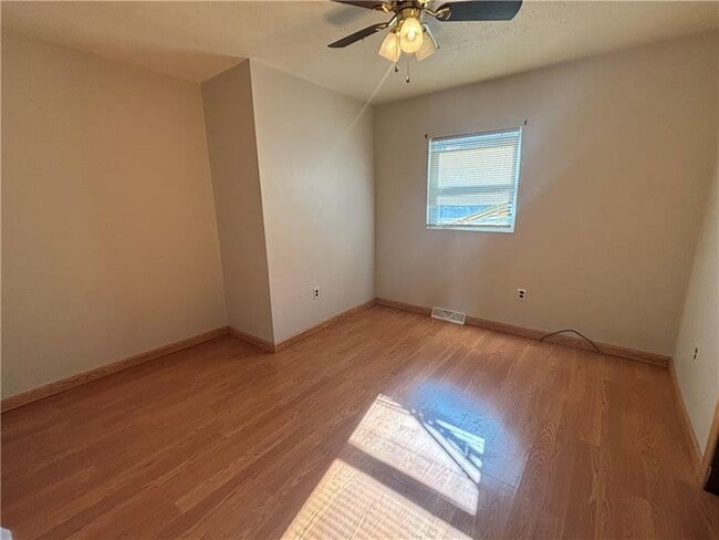 Building Photo - 1520 12th Ave