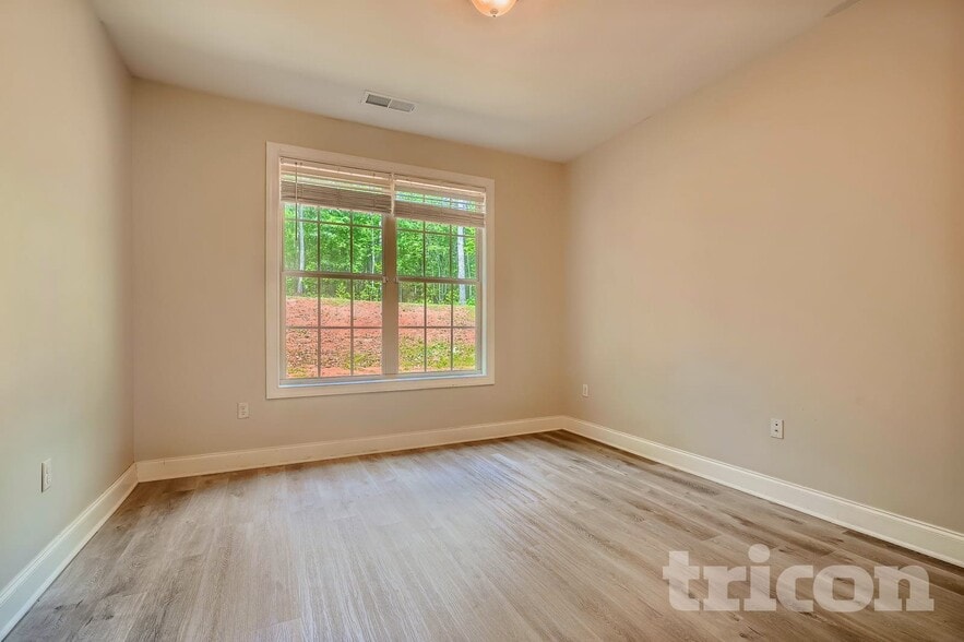 Building Photo - 2615 Morgan Park Dr SW