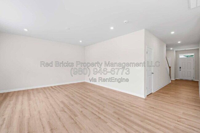 Building Photo - 3432 Bluff Hill Lane