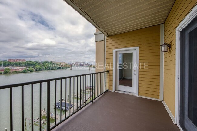 Building Photo - 3 BEDROOM CONDO IN RIVER TOWNE - A GATED LAKEFRONT COMMUNITY!!