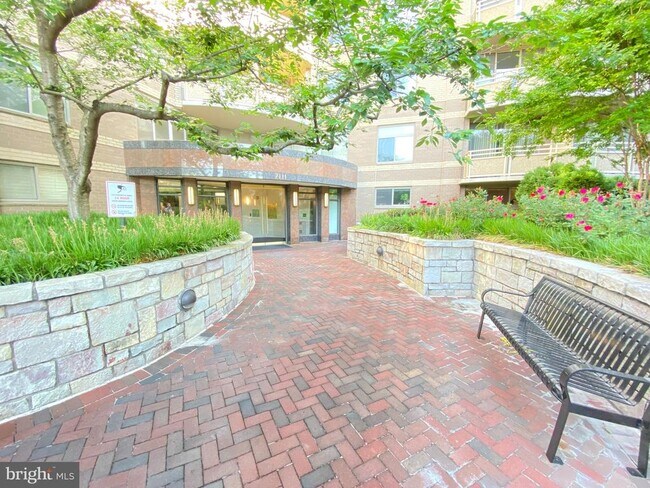 Building Photo - 7111 Woodmont Ave
