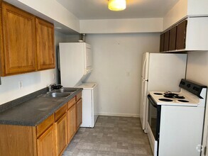 Building Photo - 726-730 Pioneer- 2 BR Apts in the south en...