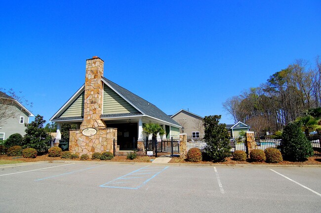 Building Photo - 302 Hampton Forest Drive