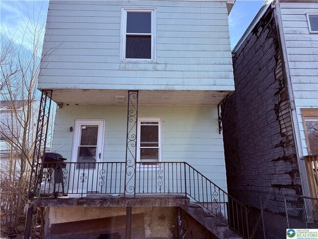 Building Photo - 3 bedroom 1 bathroom