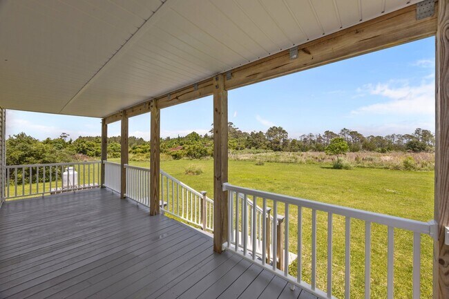 Building Photo - 3 Bed 2 Bath Marshallberg Home Available now