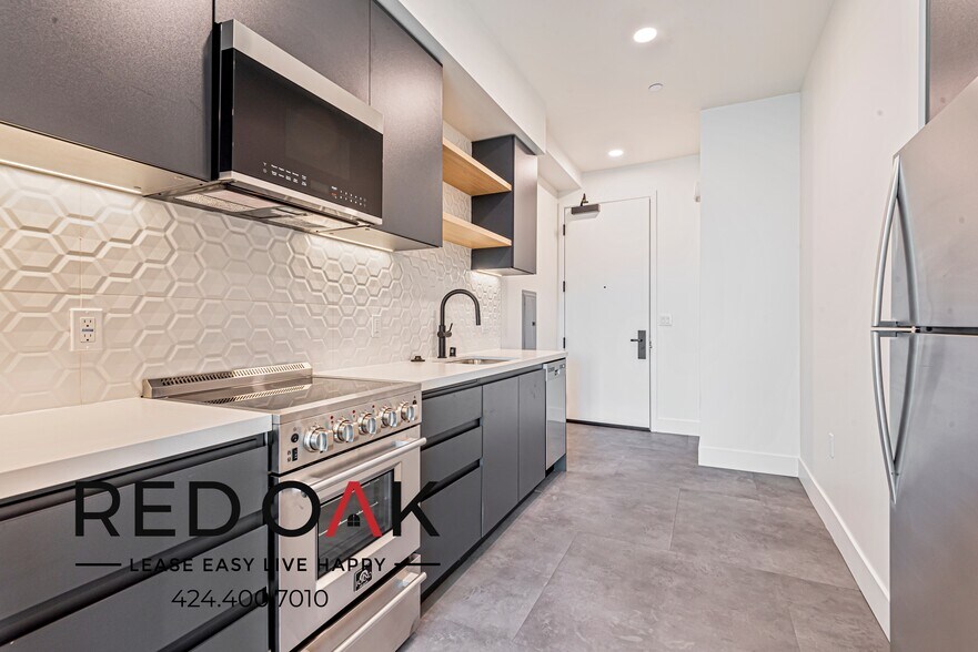 Building Photo - 3450 W 43rd St