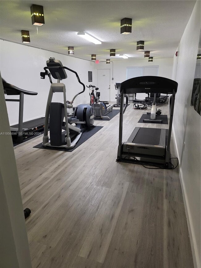 Building Photo - 1351 NE 191st St