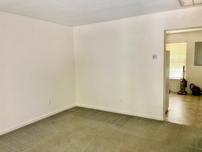 Building Photo - 65 Red Ln