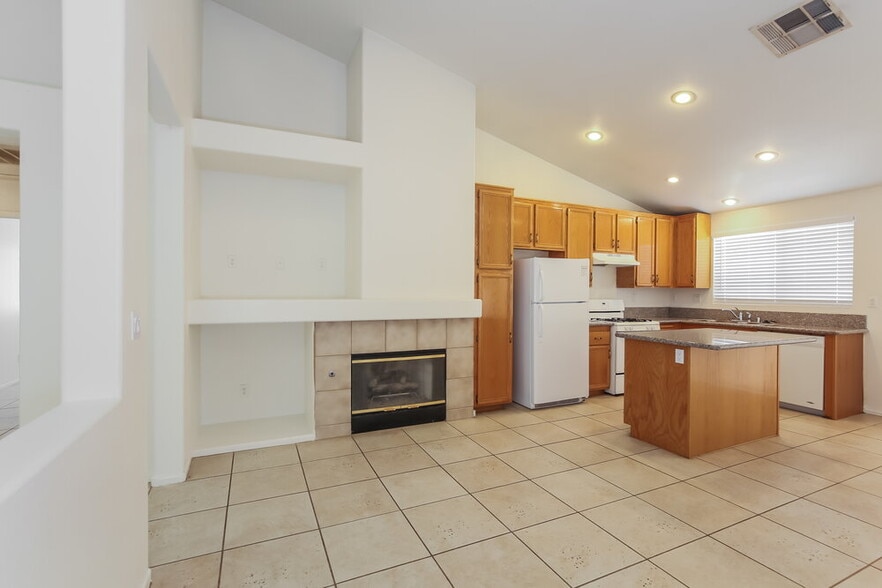 Building Photo - 6059 Evening View St