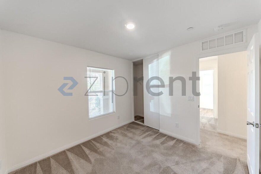 Building Photo - 2023 E Lingard St