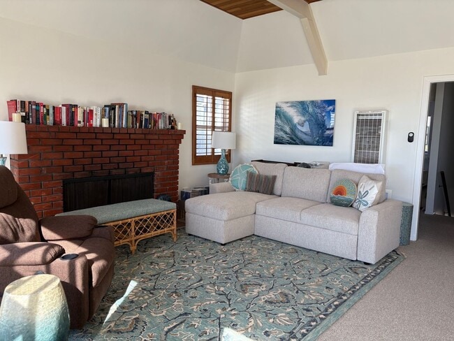 Building Photo - 4027-4029 Ocean Dr