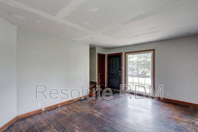 Building Photo - 201 S Emerson Ave