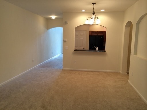 Building Photo - Spacious 3 bedroom, 2.5 bath townhouse in ...