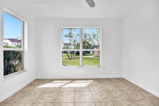 Building Photo - 9081 SW 169th Ct