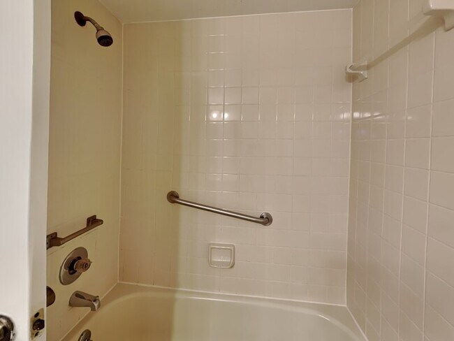 Building Photo - 1054 Lotus Cove Ct