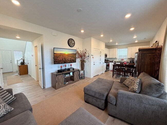 Building Photo - Fully Furnished 2024 Model Home Backing to Open Space