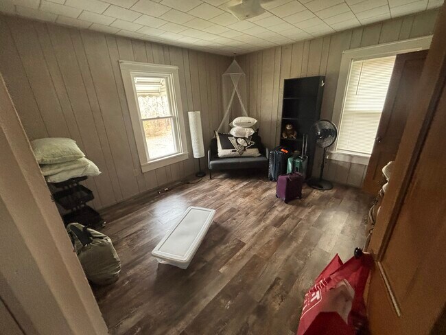 Building Photo - 10 Mingo St