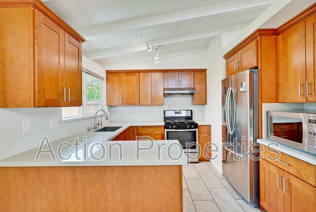 Building Photo - 1343 Torrance Ave