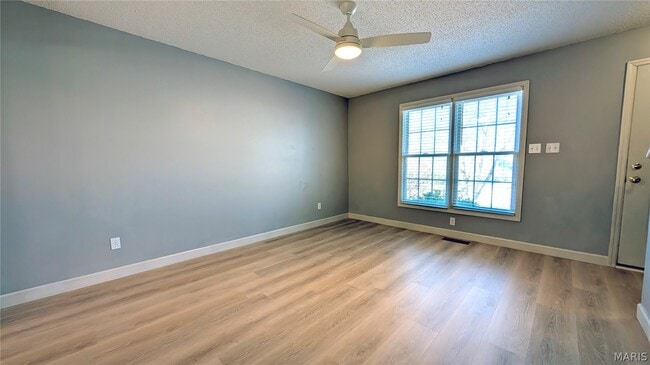 Building Photo - 247 New Richmond Dr