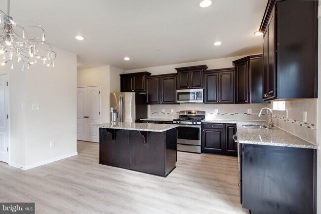 Building Photo - 1919 Beckman Ter