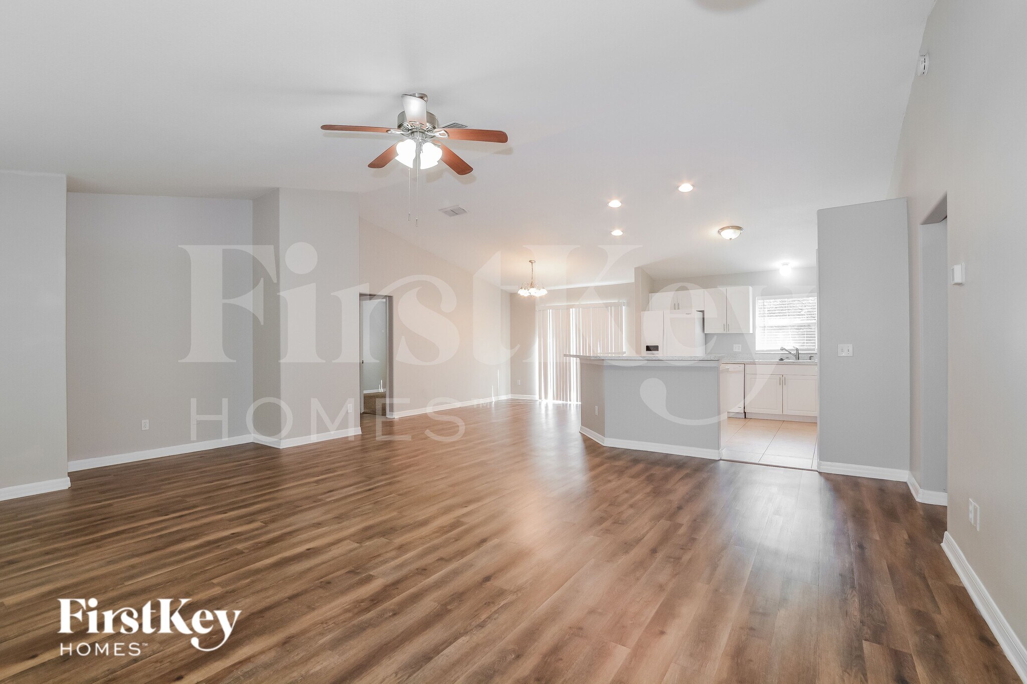 Building Photo - 739 N Midland Dr