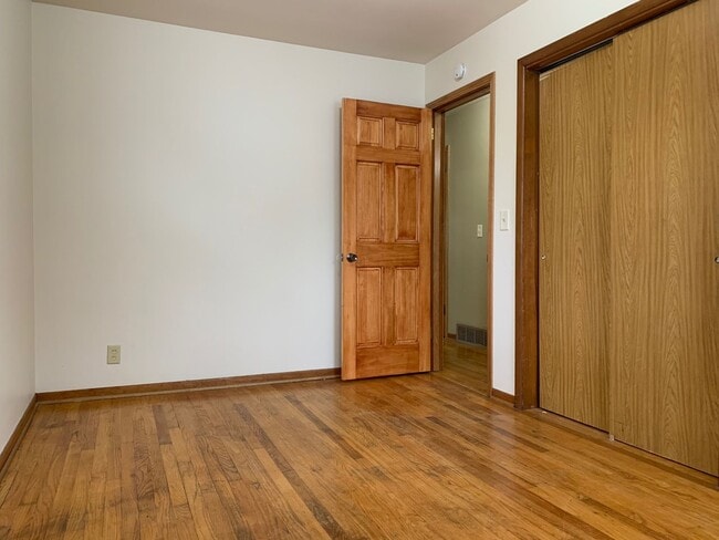 Building Photo - Three Bedroom Home in Kenowa Hills