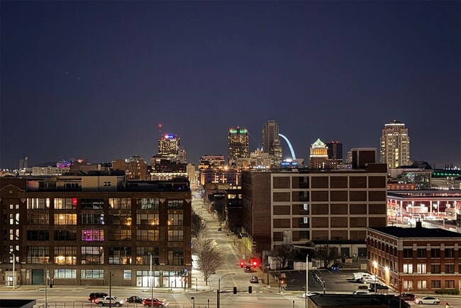 Building Photo - 2647 Locust St