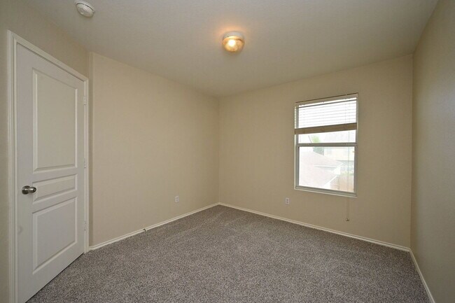 Building Photo - 16806 Mammoth Springs Dr