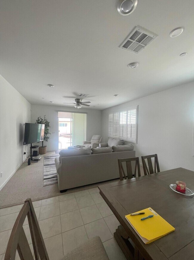 Building Photo - 62781 Kitetail Dr