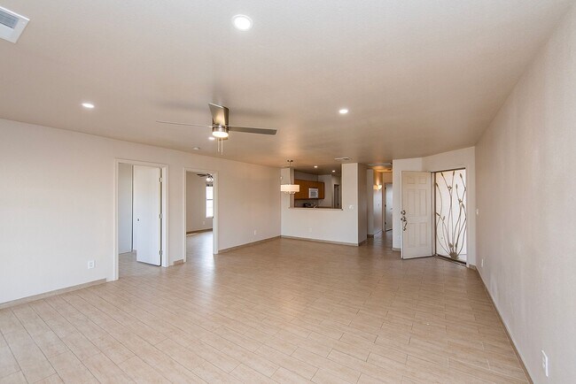 Building Photo - Tucson Market Place Area -  3 Bedroom!