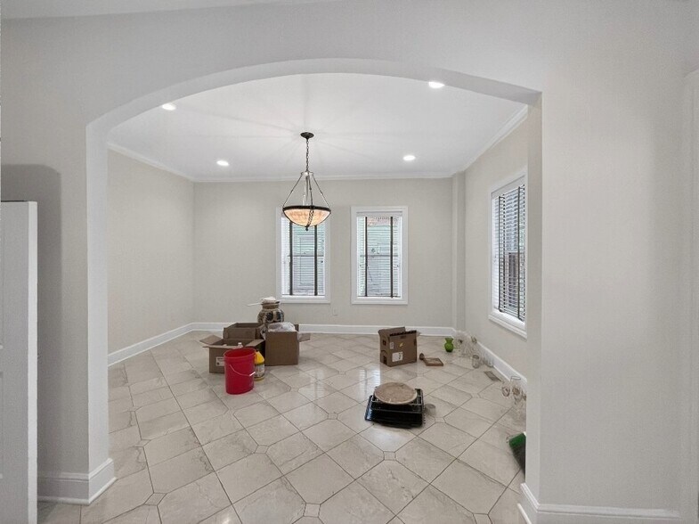 Building Photo - 2033 Fairview Ave