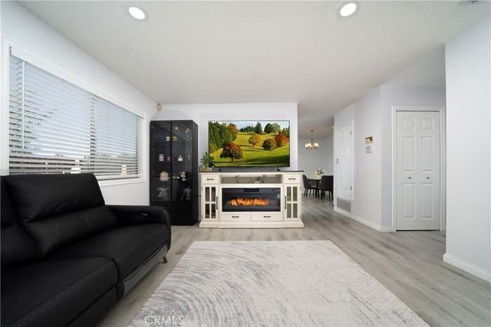 Building Photo - 3986 Valle Vista Dr