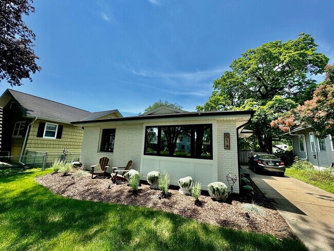 Building Photo - Home in Villa Park