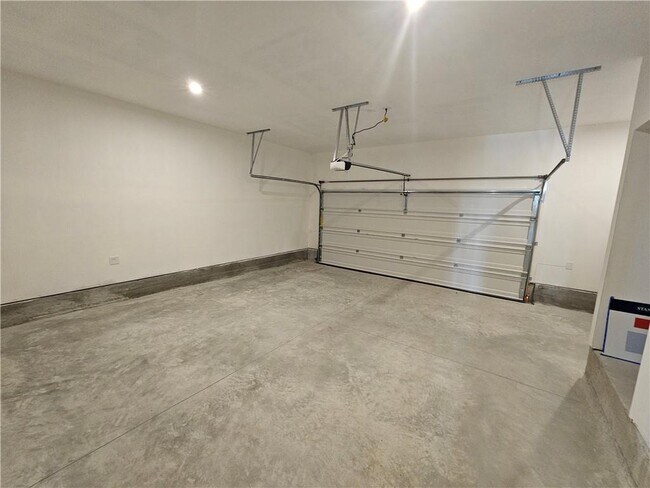 Building Photo - 3250 Willow Glade Trl
