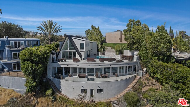Building Photo - 8460 Cole Crest Dr