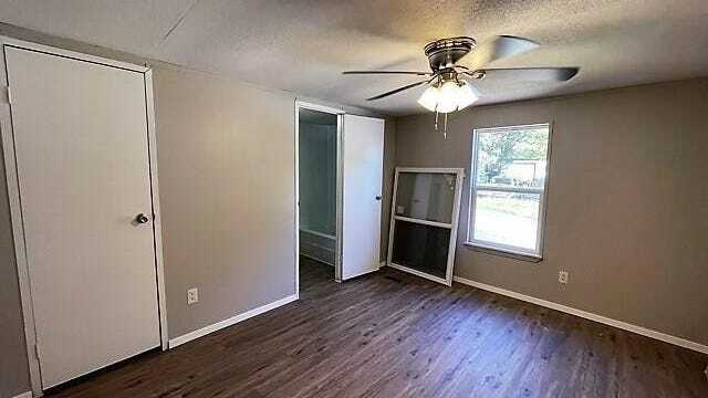 Building Photo - 434 Sherman Dr