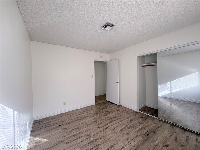 Building Photo - 1575 Cherokee Ln