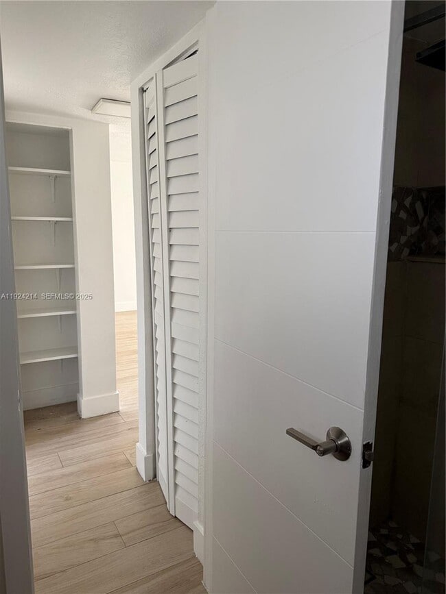 Building Photo - 100 Fontainebleau Blvd