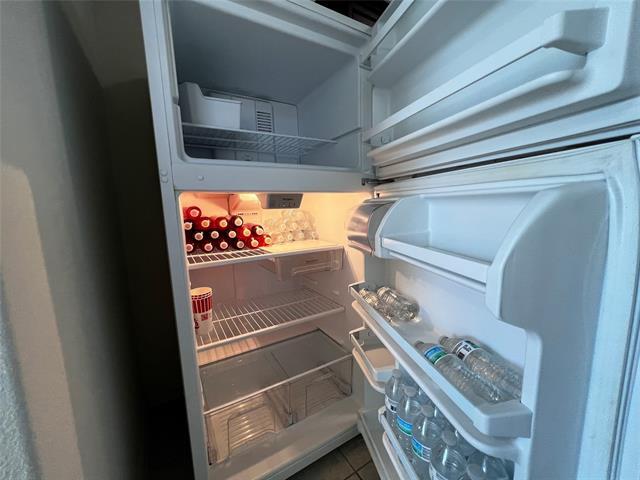 Building Photo - 208 Cottonwood Dr