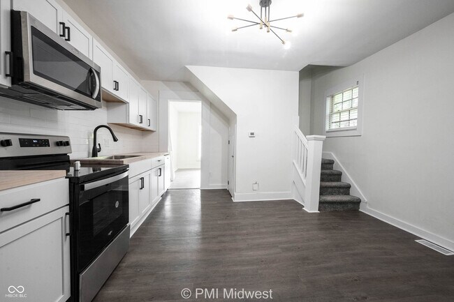 Building Photo - 426 N Bradley Ave