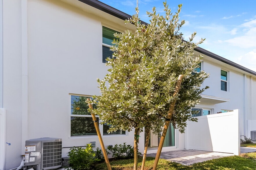 Building Photo - 4026 Hot Springs Ave