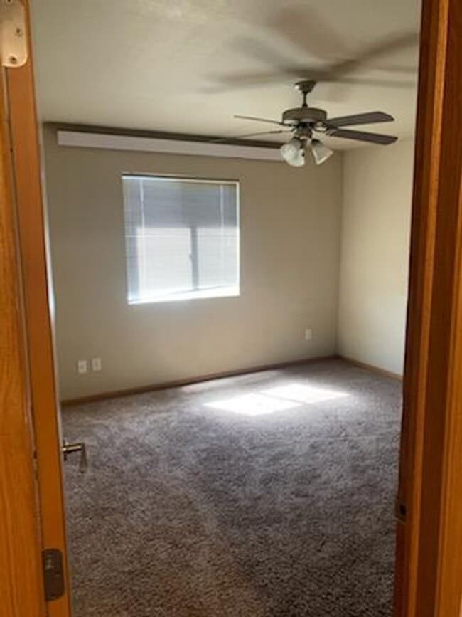 Building Photo - $1700 - 3 Bedroom, 2 Bathroom Townhome - Garage and Large Yard!