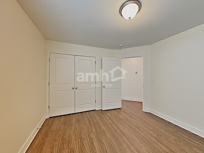 Building Photo - 5056 Trailwater Dr