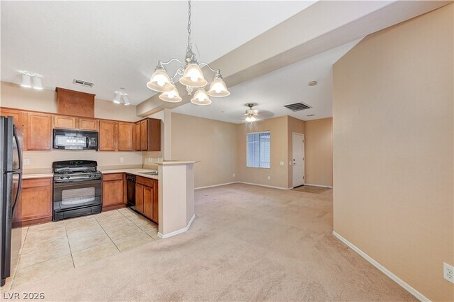 Building Photo - 6868 Sky Pointe Dr