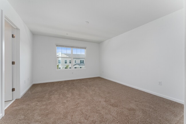 Building Photo - 9839 Walkway Dr