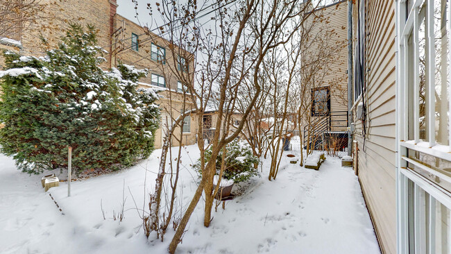 Building Photo - 4519 N Artesian Ave