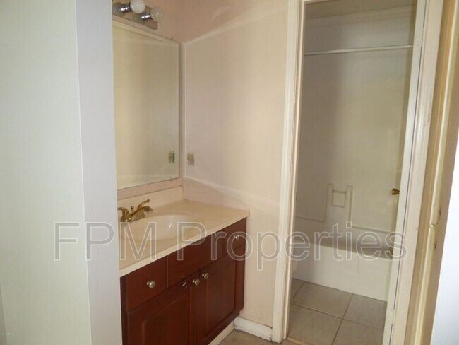 Building Photo - 10200 Belle Rive Blvd