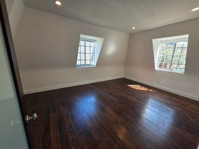 Building Photo - 8227 Redlands St