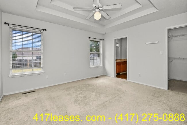 Building Photo - 834 S Duke Ave