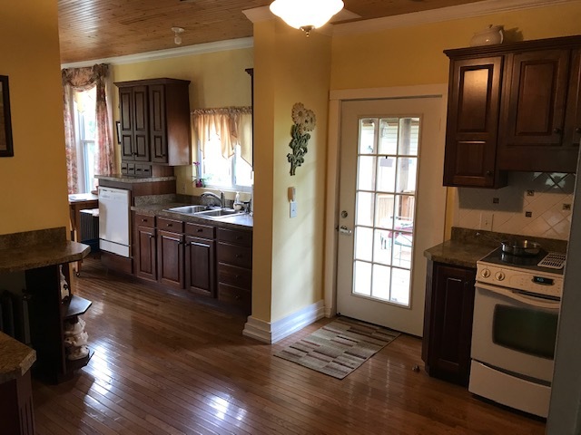 Kitchen - 7502 Borden Rd